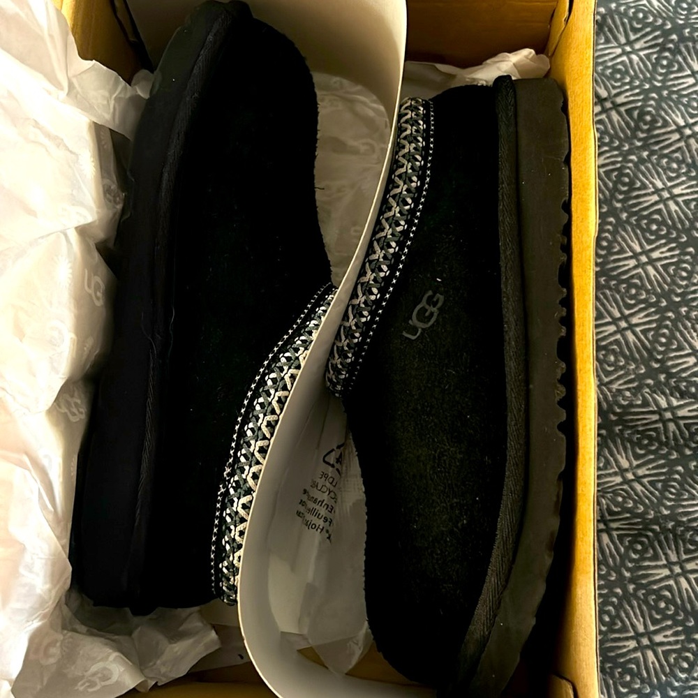 Uggs kids slippers